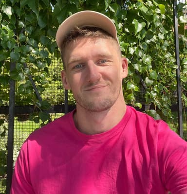 vlad galanov content writer author page